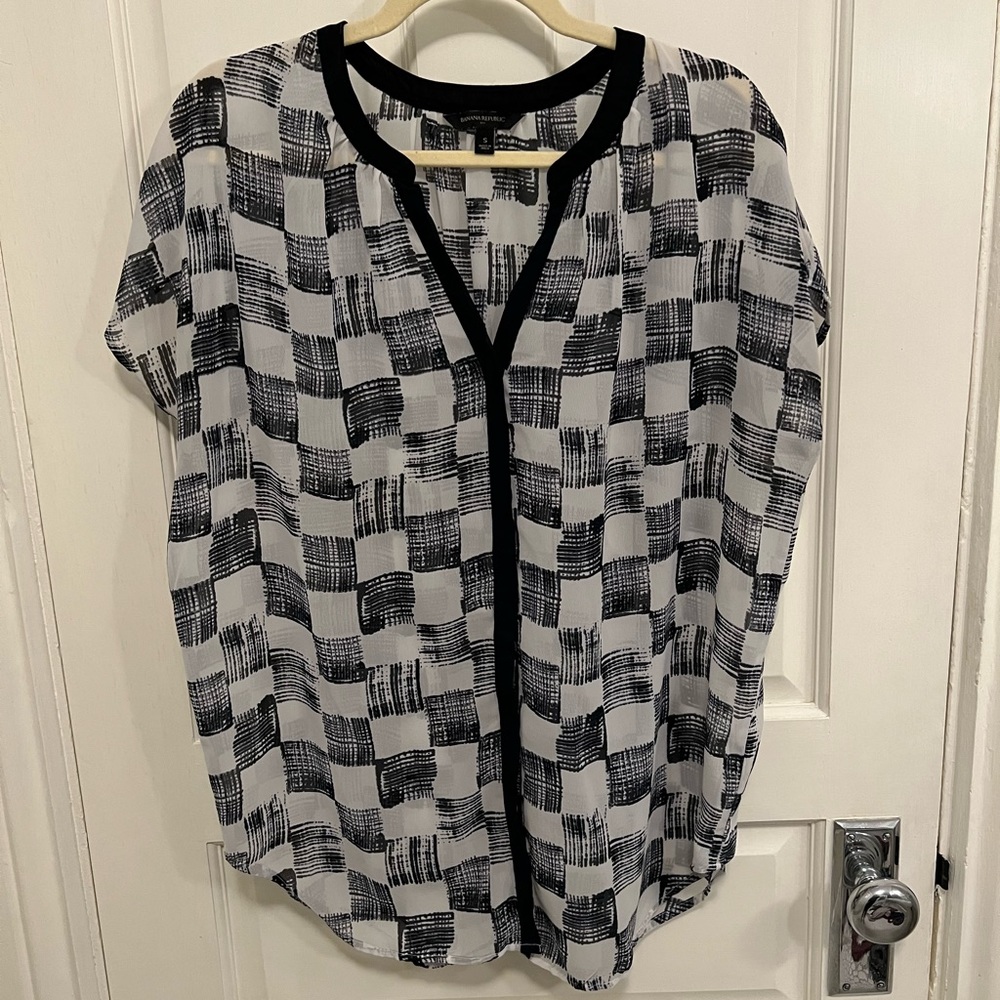 Oversized sheer top - small ! Banana republic
